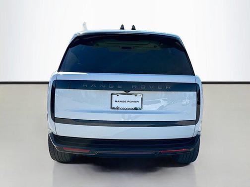 2026 Land Rover Range Rover P400 SE