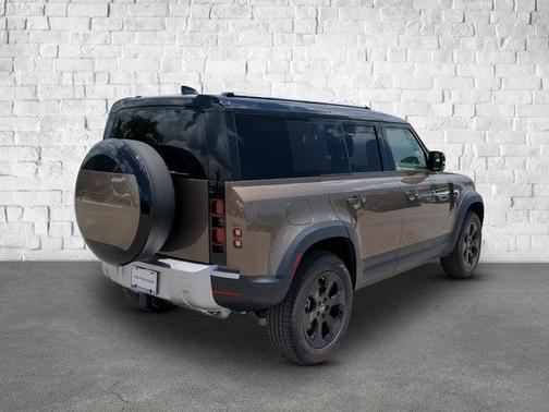 2025 Land Rover Defender 110 P400 S