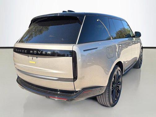 2026 Land Rover Range Rover P400 SE