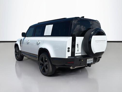 Fuji White 2026 Land Rover Defender P400 X-Dynamic SE