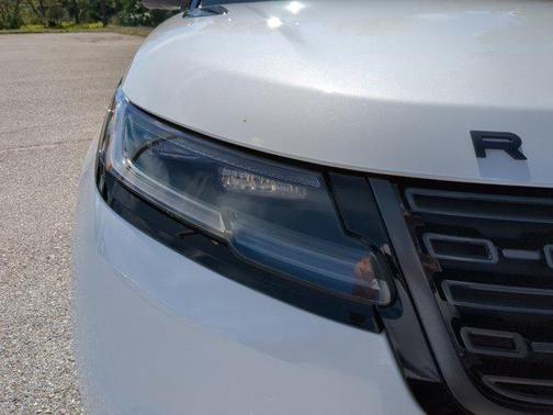 2026 Land Rover Range Rover Velar P250 SE R-Dynamic