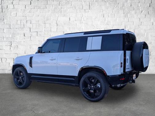 2025 Land Rover Defender 110 P400 X-Dynamic SE
