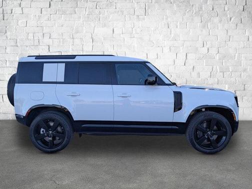 2025 Land Rover Defender 110 P400 X-Dynamic SE