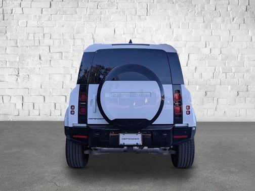 2025 Land Rover Defender 110 P400 X-Dynamic SE