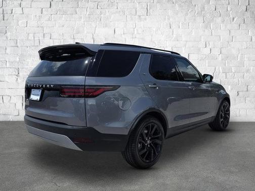 2025 Land Rover Discovery P300 S