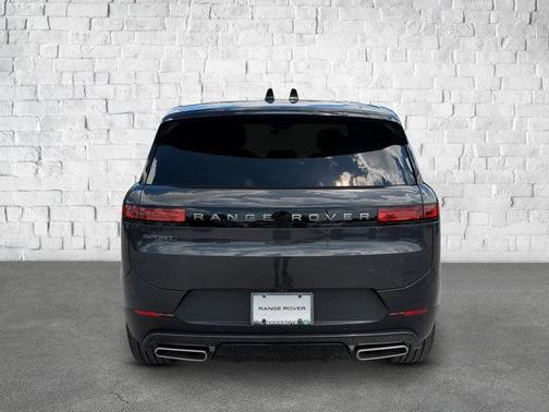 2025 Land Rover Range Rover Sport SE