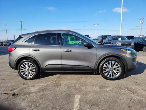 2022 Ford Escape Titanium