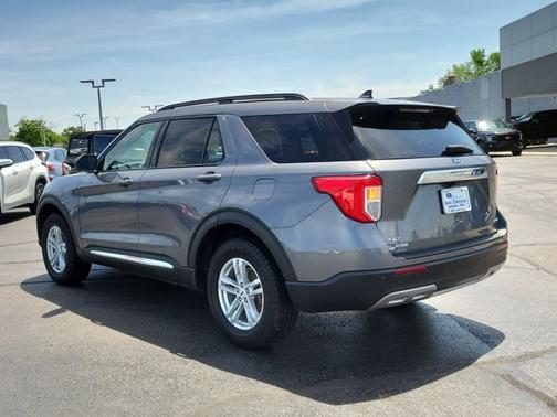 CARBONIZED GRAY METALLIC 2022 Ford Explorer XLT
