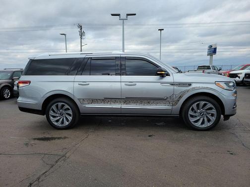 2024 Lincoln Navigator L Reserve