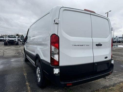 2024 Ford Transit-250 