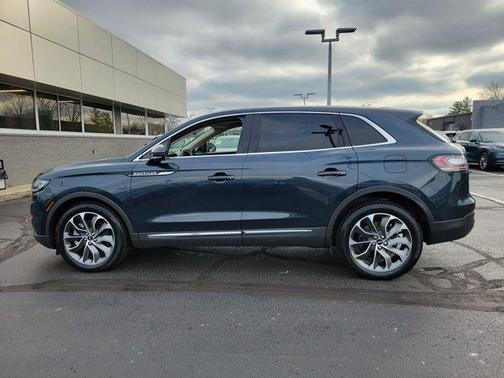 2022 Lincoln Nautilus Reserve