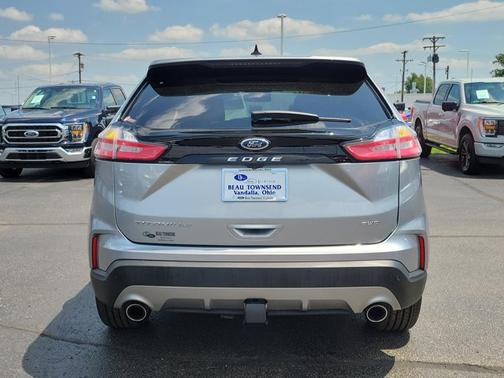 ICONIC SILVER 2024 Ford Edge TITANIUM
