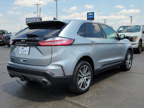 ICONIC SILVER 2024 Ford Edge TITANIUM
