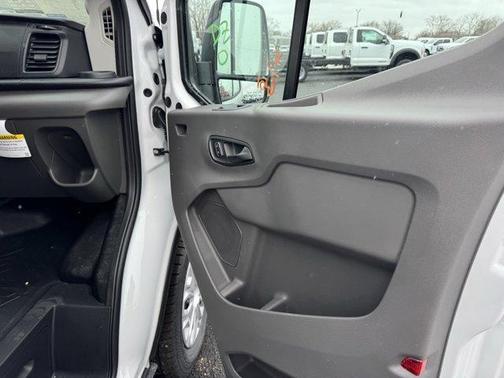 2026 Ford Transit-250 148 WB Medium Roof Cargo