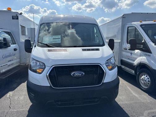 2025 Ford Transit-250 148 WB Medium Roof Cargo