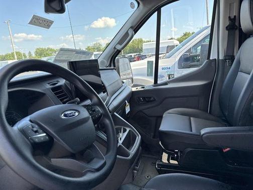 2025 Ford Transit-250 148 WB Medium Roof Cargo