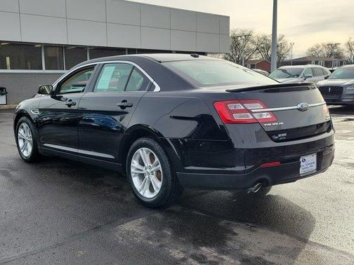 2018 Ford Taurus SEL