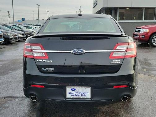 2018 Ford Taurus SEL