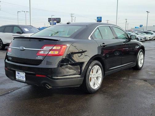 2018 Ford Taurus SEL