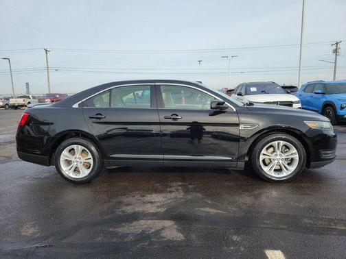 2018 Ford Taurus SEL