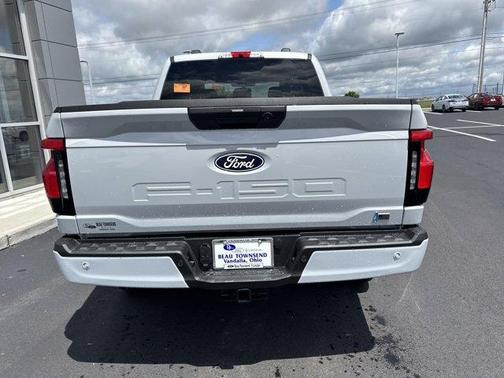 2025 Ford F-150 Lightning Flash