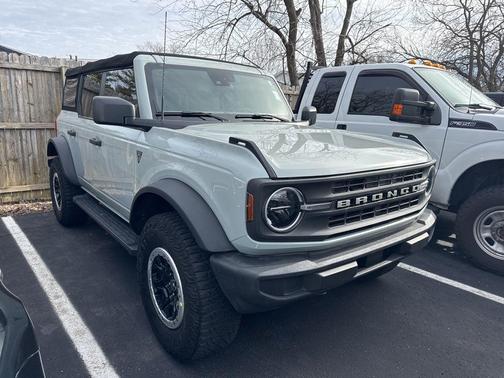2022 Ford Bronco Base