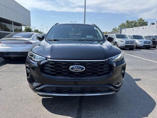 2025 Ford Escape ST-Line Elite
