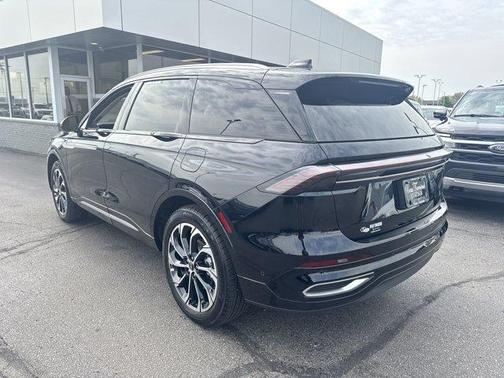 2024 Lincoln Nautilus Reserve