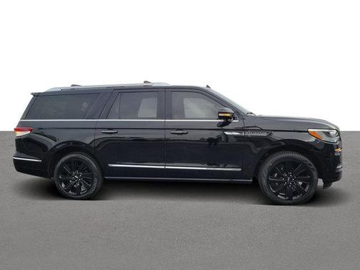 2023 Lincoln Navigator L Reserve