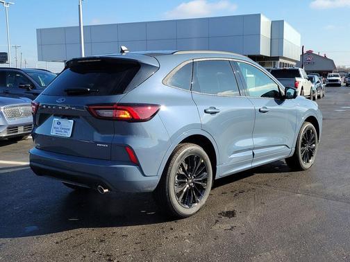 2025 Ford Escape ST-Line Elite