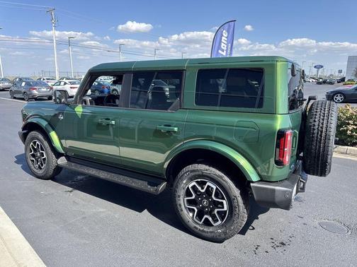 2025 Ford Bronco Outer Banks