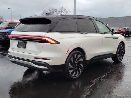 2024 Lincoln Nautilus Reserve