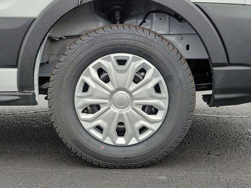 2026 Ford Transit-250 148 WB Medium Roof Cargo