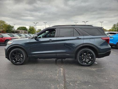 2022 Ford Explorer ST-Line