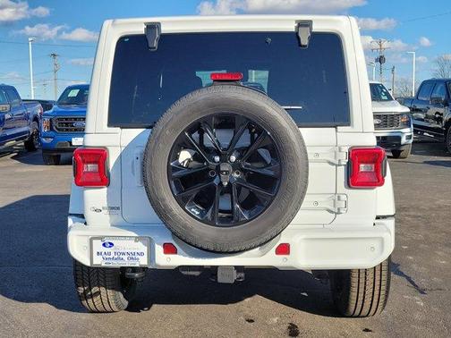 2022 Jeep Wrangler Unlimited Sahara High Altitude