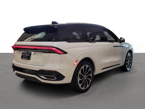 2025 Lincoln Nautilus Reserve