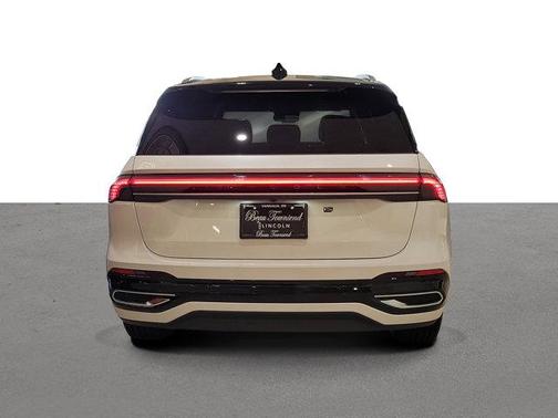 2025 Lincoln Nautilus Reserve