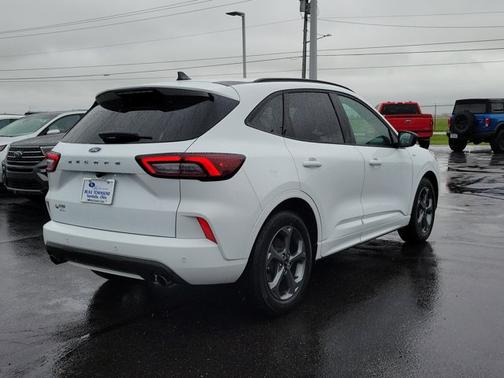 OXFORD WHITE 2023 Ford Escape ST-LINE