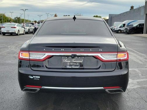 2018 Lincoln Continental Premiere