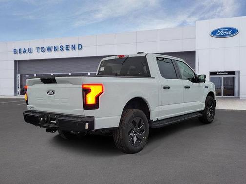 2025 Ford F-150 Lightning Pro