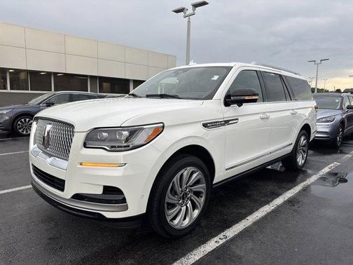 2022 Lincoln Navigator L Reserve