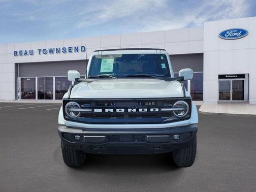 OXFORD WHITE 2024 Ford Bronco OUTER BANKS