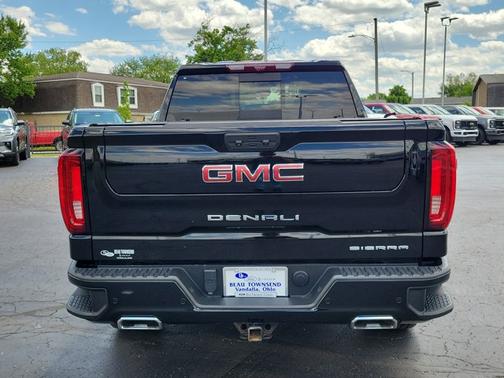 Onyx Black 2022 GMC Sierra 1500 DENALI