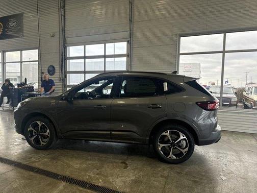 2025 Ford Escape ST-Line Elite