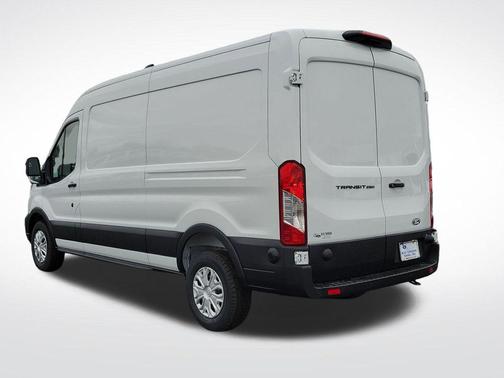 2026 Ford Transit-250 148 WB Medium Roof Cargo