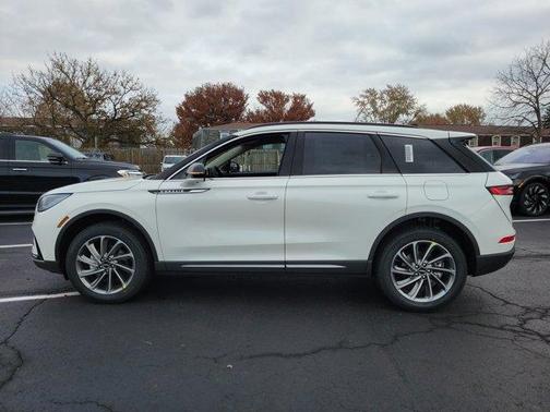 2026 Lincoln Corsair Premiere