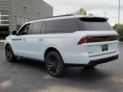 2025 Lincoln Navigator L Reserve