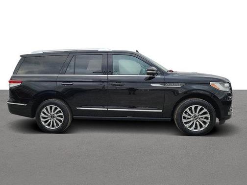 2023 Lincoln Navigator Standard