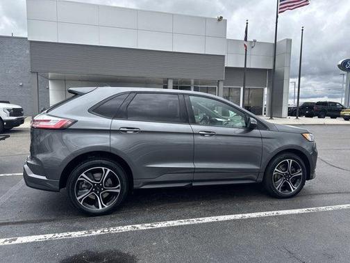 2022 Ford Edge ST