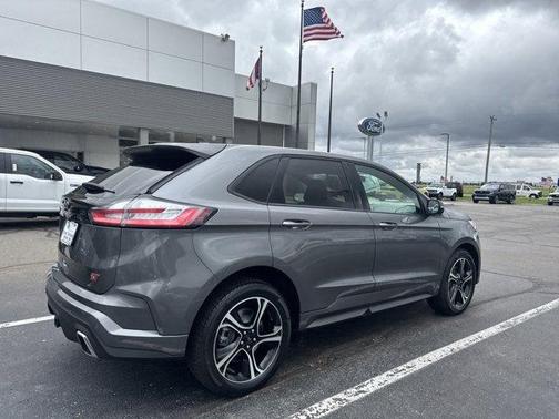 2022 Ford Edge ST